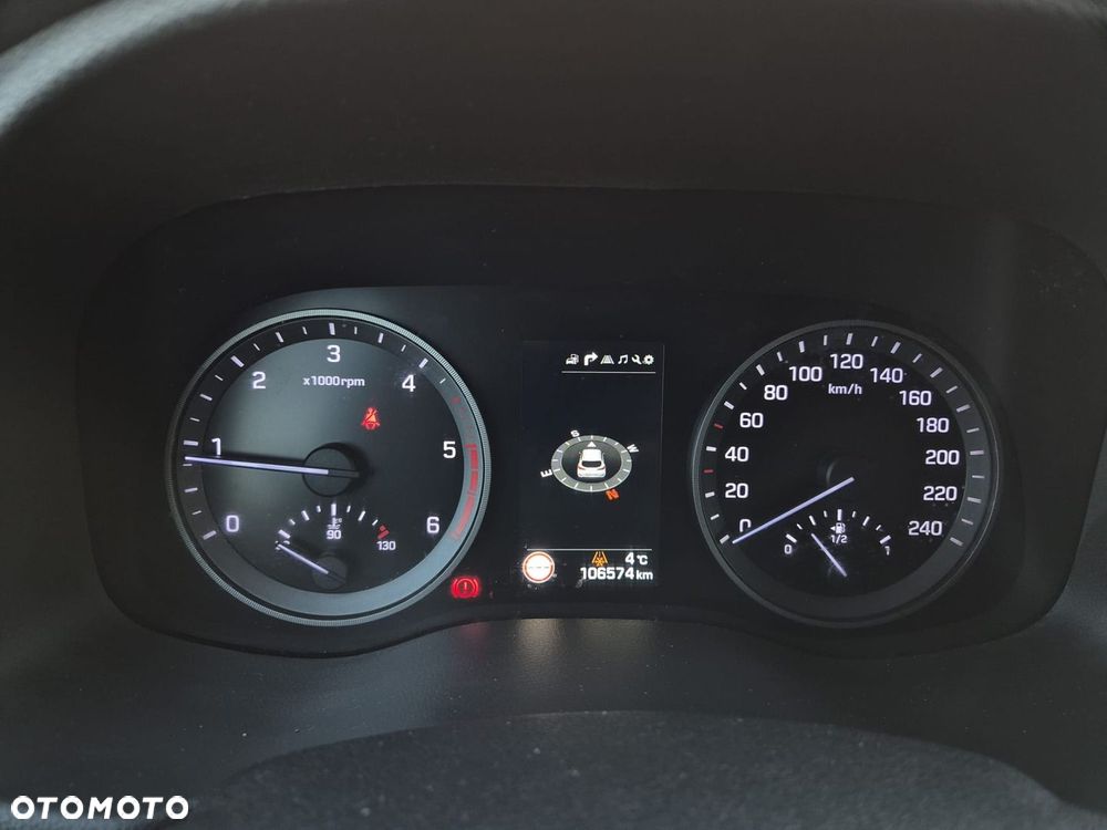 Hyundai Tucson 2.0 CRDI BlueDrive Style 2WD - 18