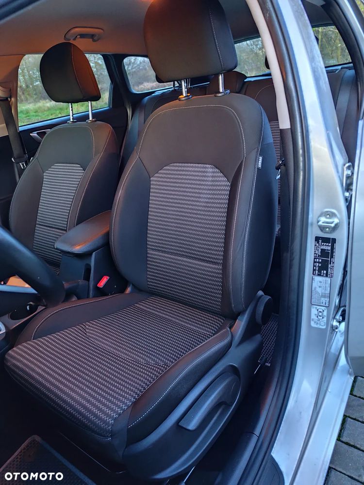 Kia Ceed 1.5 T-GDI M - 21