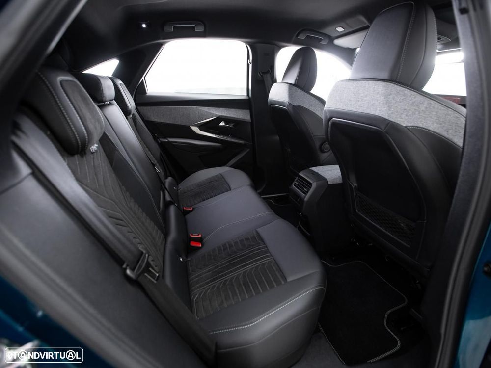Peugeot E-3008 73 kWh GT - 12