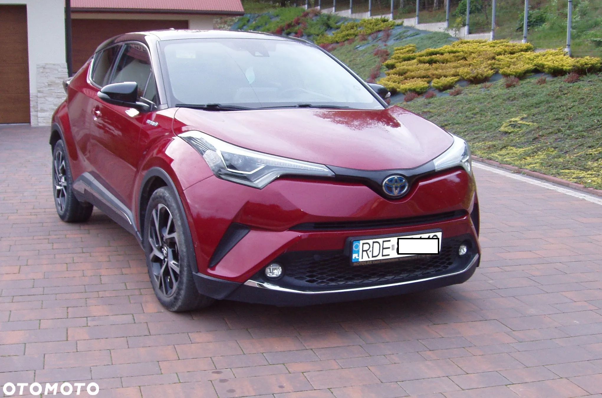 Toyota C-HR 1.8 Hybrid Neon Lime powered by JBL - 1