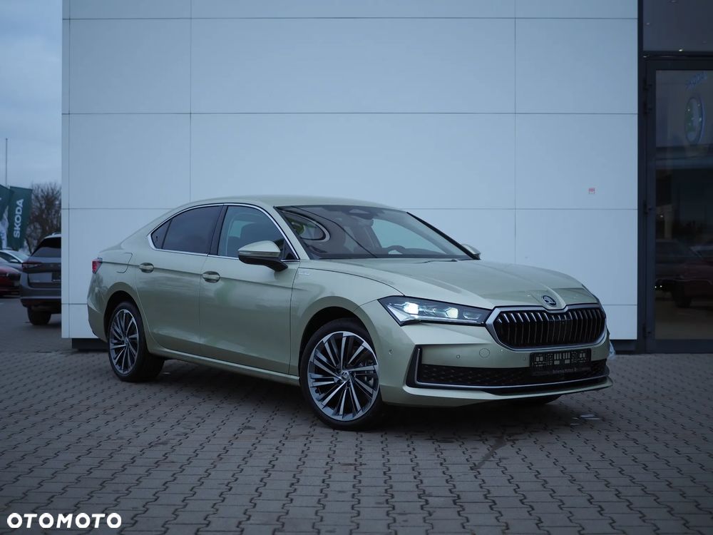 Skoda Superb 2.0 TDI SCR 4x4 L&K DSG - 2