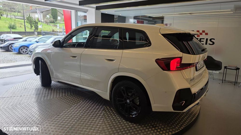 BMW iX1 xDrive30 Pack Desportivo M - 24