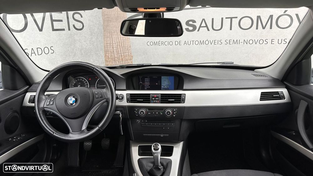 BMW 320 d Touring - 12