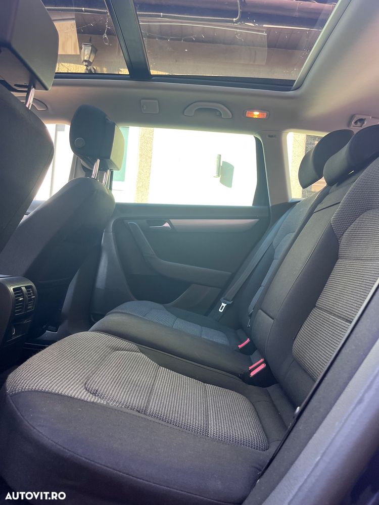 Volkswagen Passat - 8