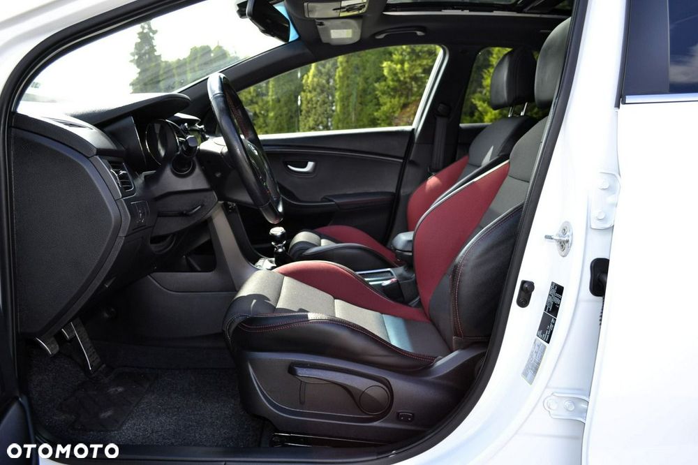Hyundai i30 1.6 GDI Turbo Luxury - 25
