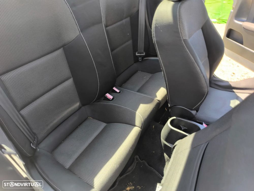 Peugeot 207 CC 1.6 HDi FAP - 16