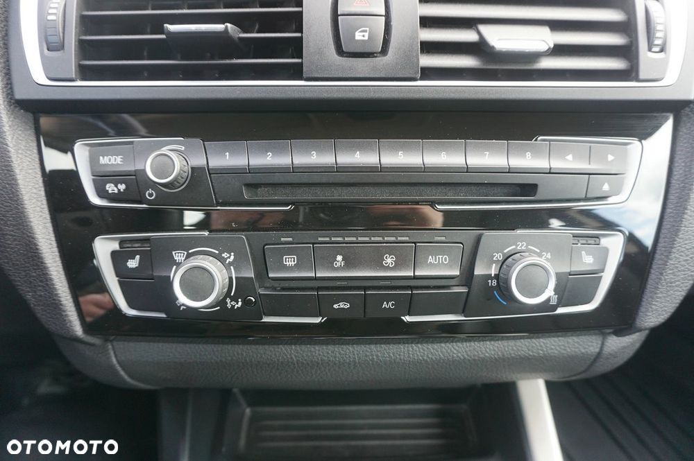 BMW Seria 2 218i Sport Line - 13