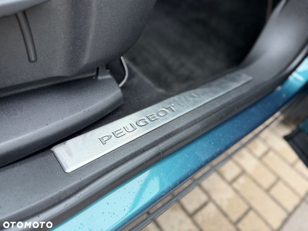 Peugeot 5008 THP 165 EAT6 Allure - 31