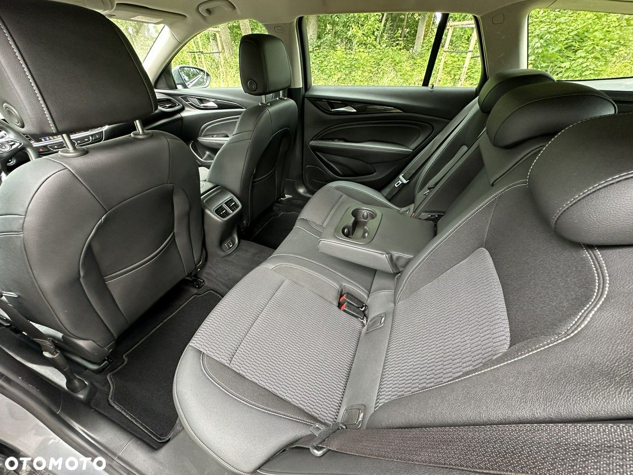 Opel Insignia - 25