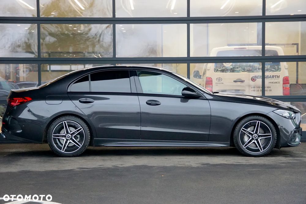 Mercedes-Benz Klasa C 180 9G-TRONIC AMG Line - 5