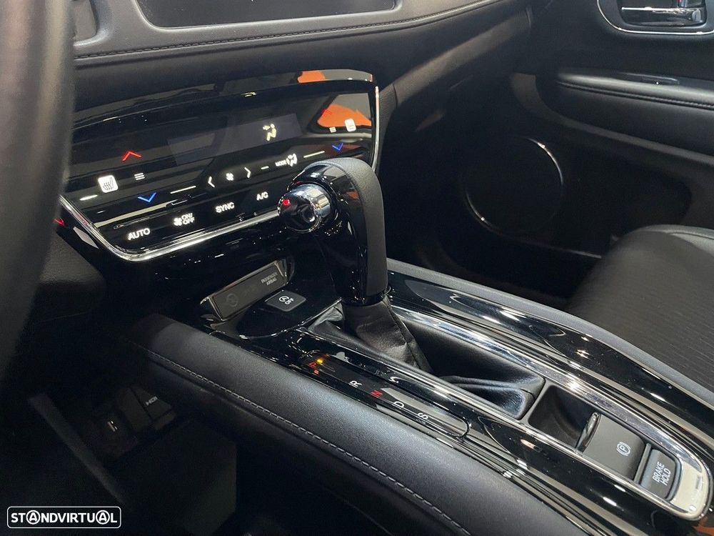 Honda HR-V 1.5 i-VTEC Executive CVT - 23