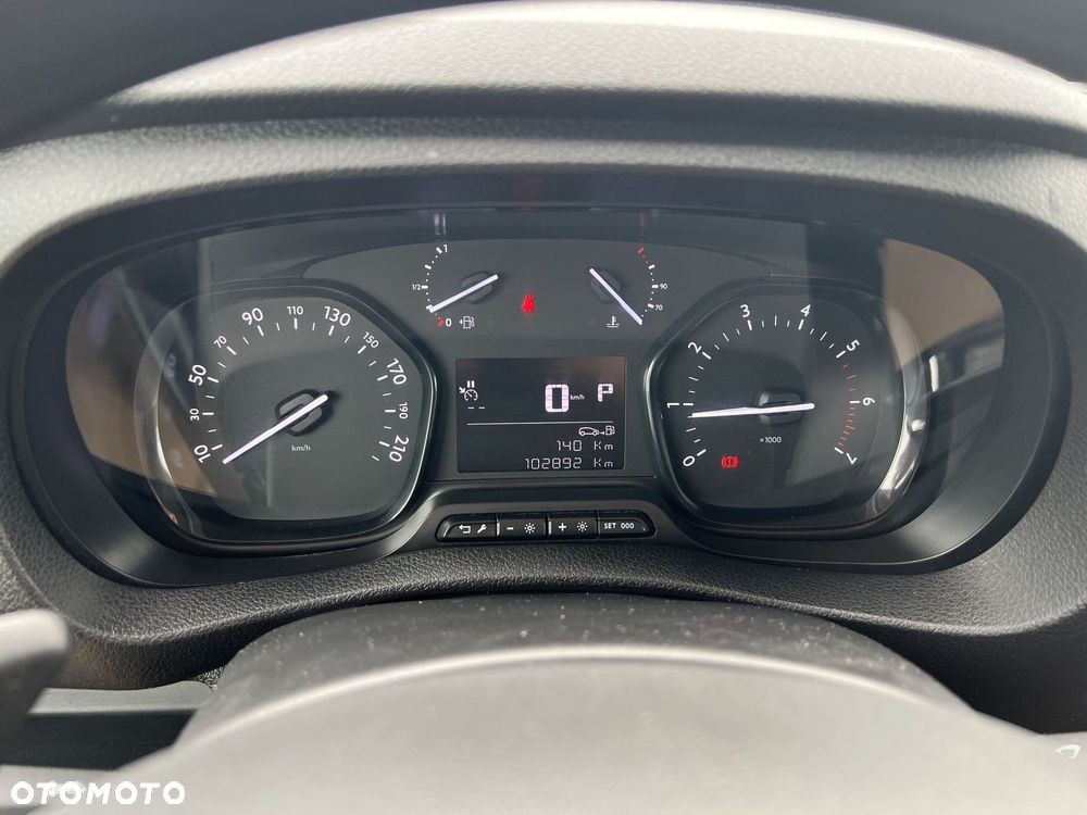 Toyota PROACE - 16