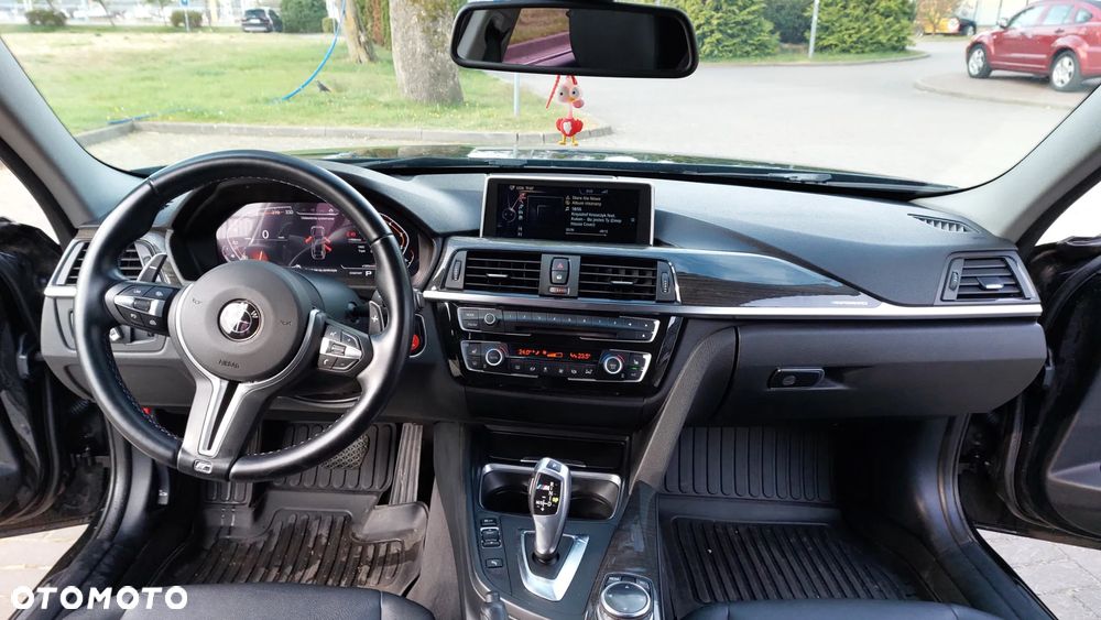 BMW Seria 3 328i xDrive Sport-Aut Luxury Line - 34