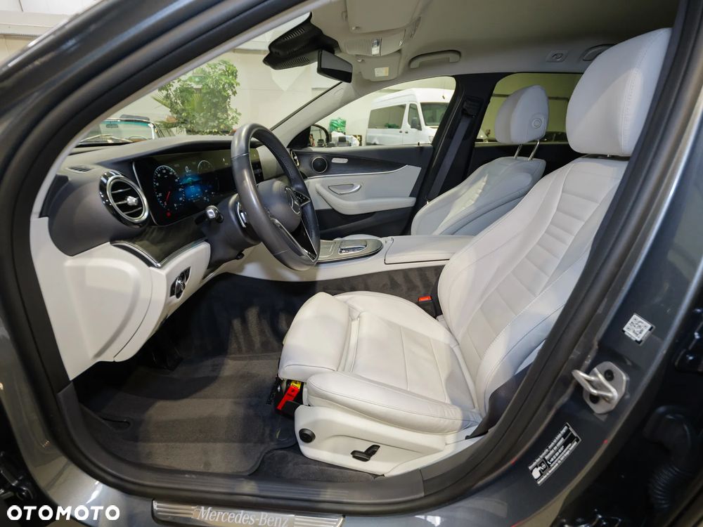 Mercedes-Benz Klasa E 300 de Avantgarde - 17