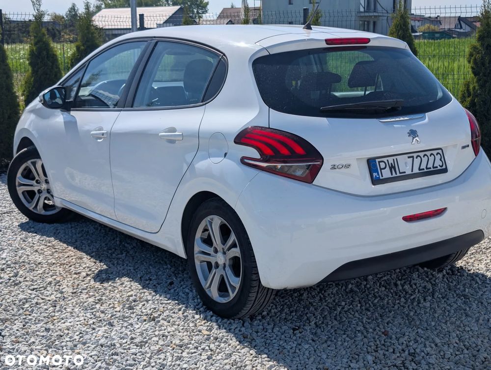 Peugeot 208 - 3