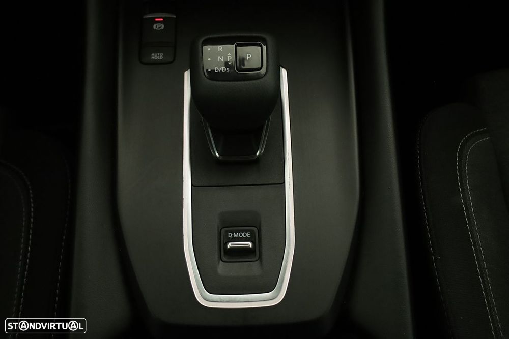 Nissan Qashqai 1.3 DIG-T N-Connecta LED Xtronic - 14