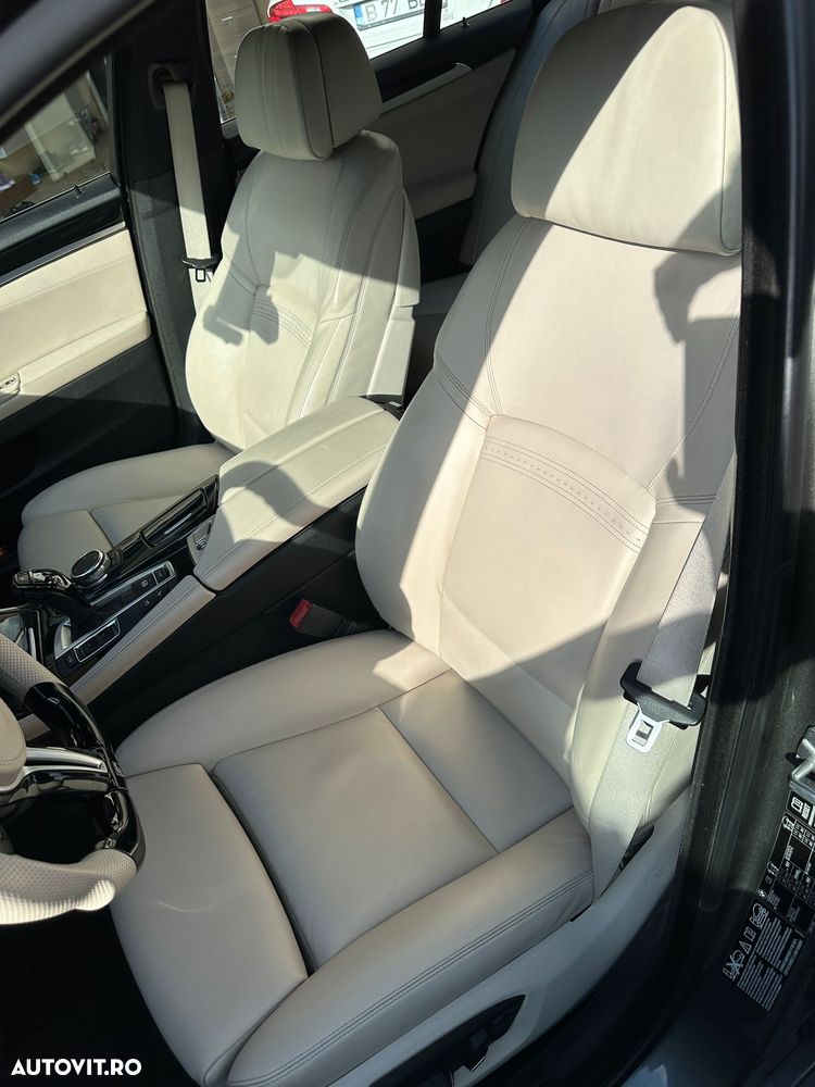 BMW Seria 5 535i xDrive AT - 11