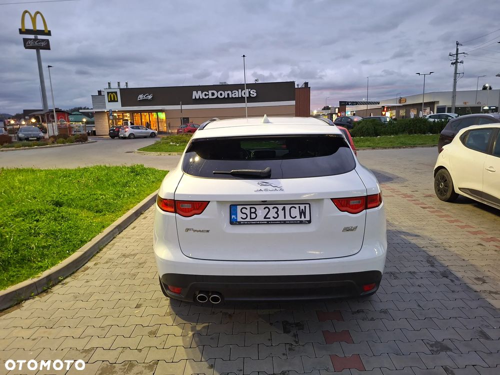 Jaguar F-Pace 2.0 i4D AWD Prestige - 27