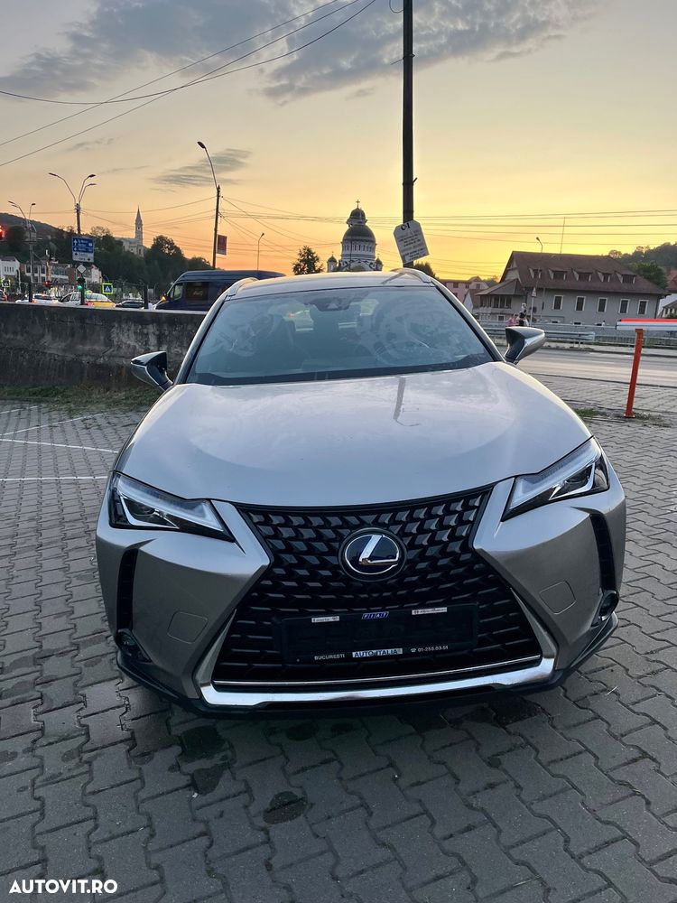 Lexus UX 250h (E-FOUR) Business Edition - 1