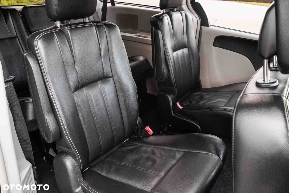 Chrysler Town & Country 3.6 Touring - 26