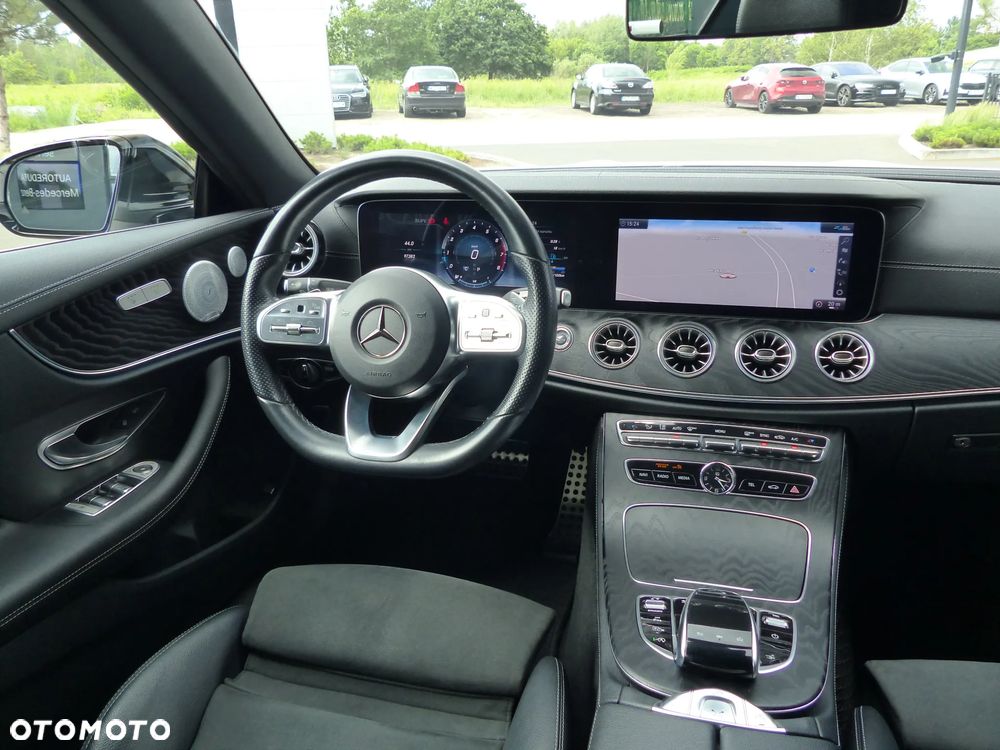Mercedes-Benz Klasa E 200 9G-TRONIC AMG Line - 22
