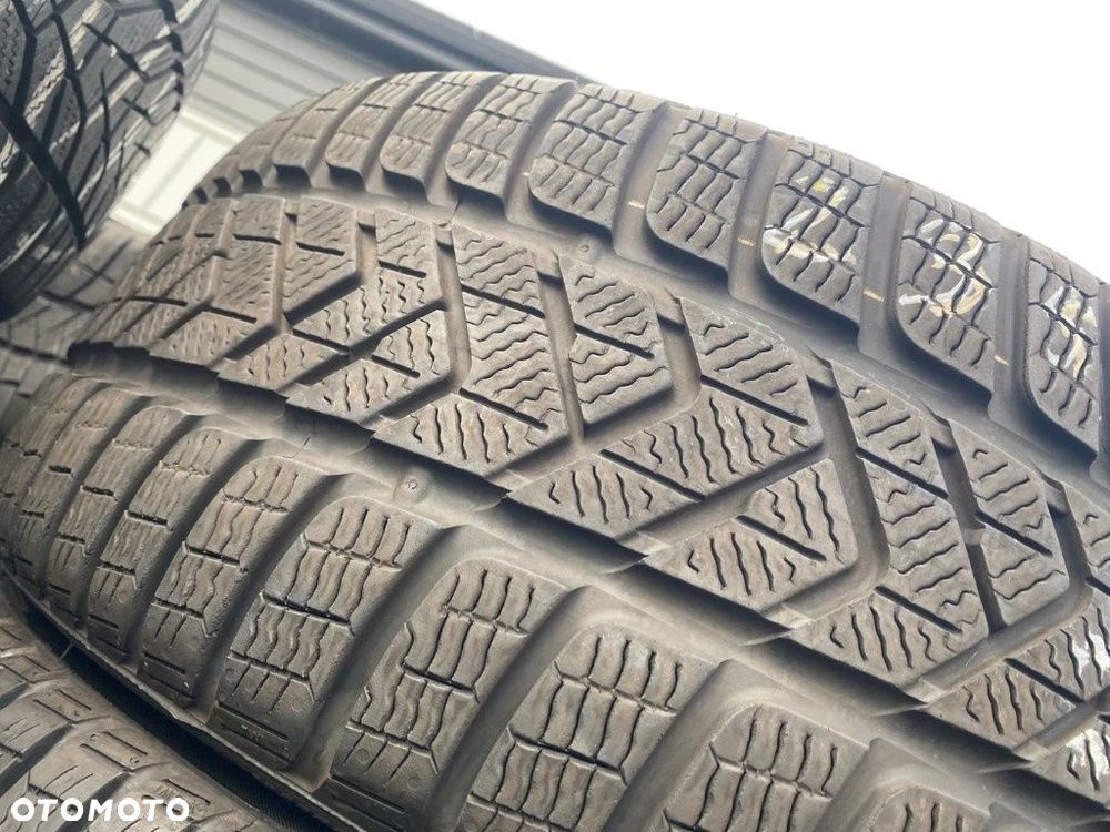 235/35r19 Pirelli SottoZero 3_5,5mm_2szt_(38) - 3