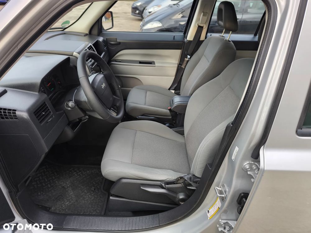 Jeep Patriot 2.4 Sport - 16