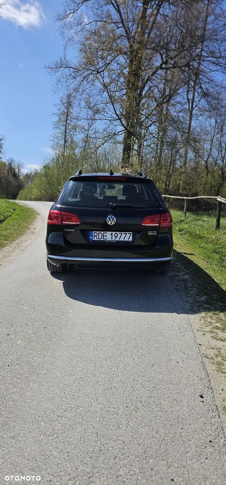 Volkswagen Passat 2.0 TDI Comfortline - 8