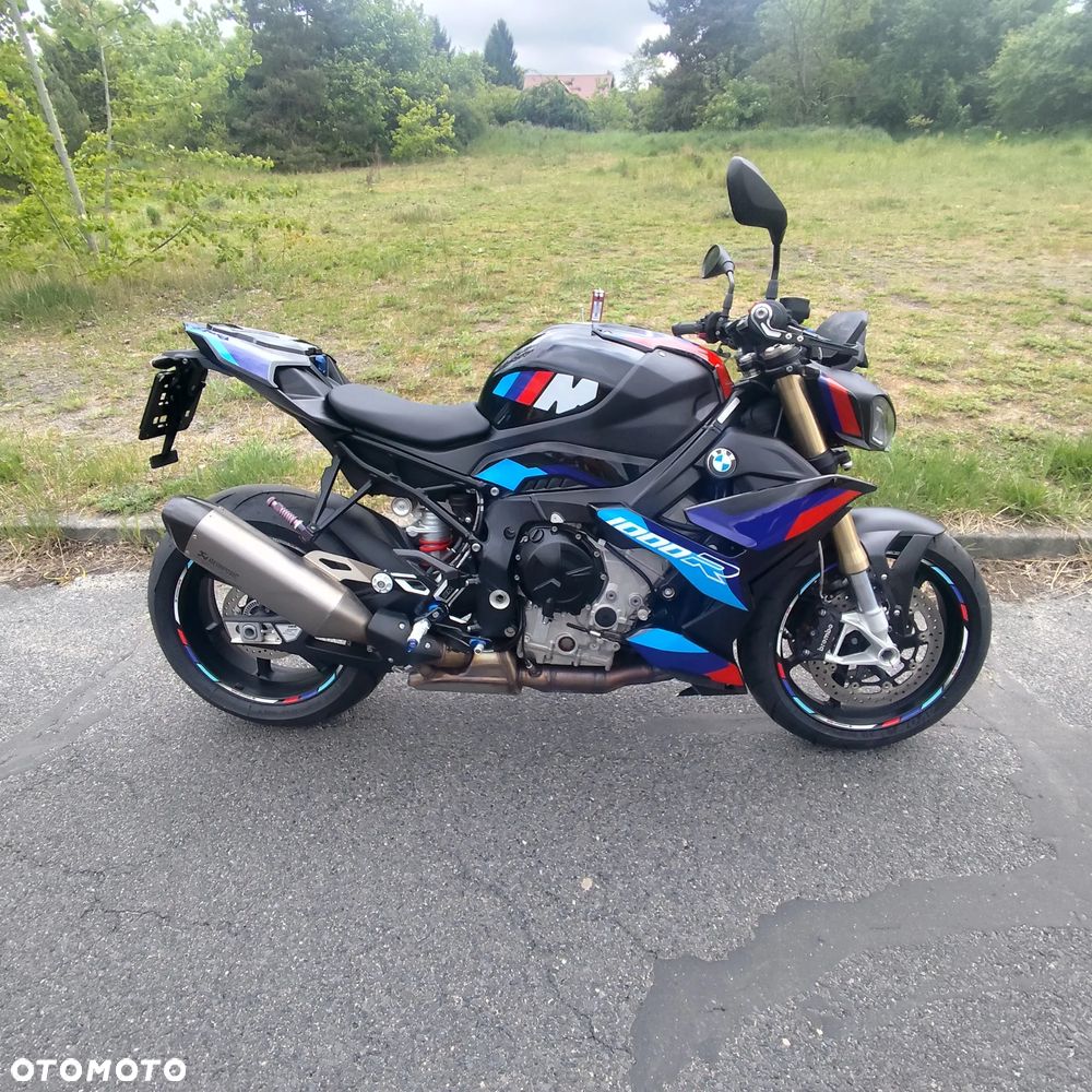 BMW S - 4
