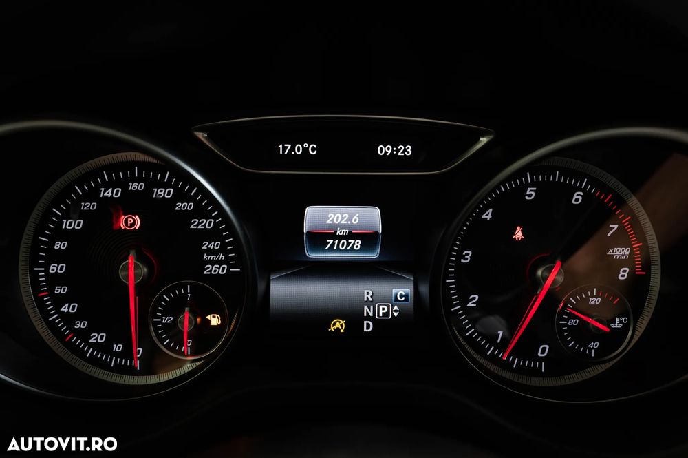Mercedes-Benz GLA 250 7G-DCT UrbanStyle Edition - 18