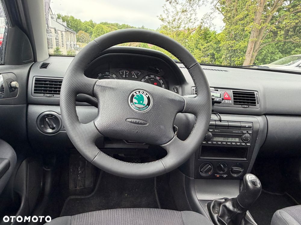 Skoda Octavia 1.6 Tour - 18