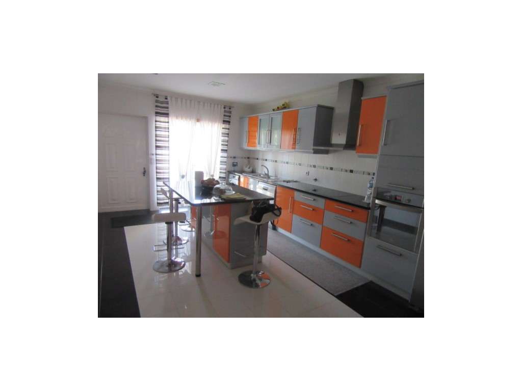 Moradia individual T3, térrea, em Vieira de Leiria - Grande imagem: 3/16