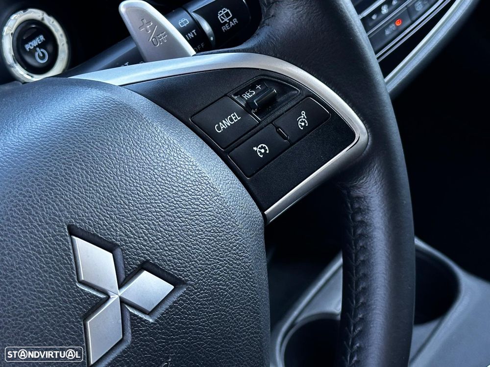 Mitsubishi Outlander 2.0 4WD - 28