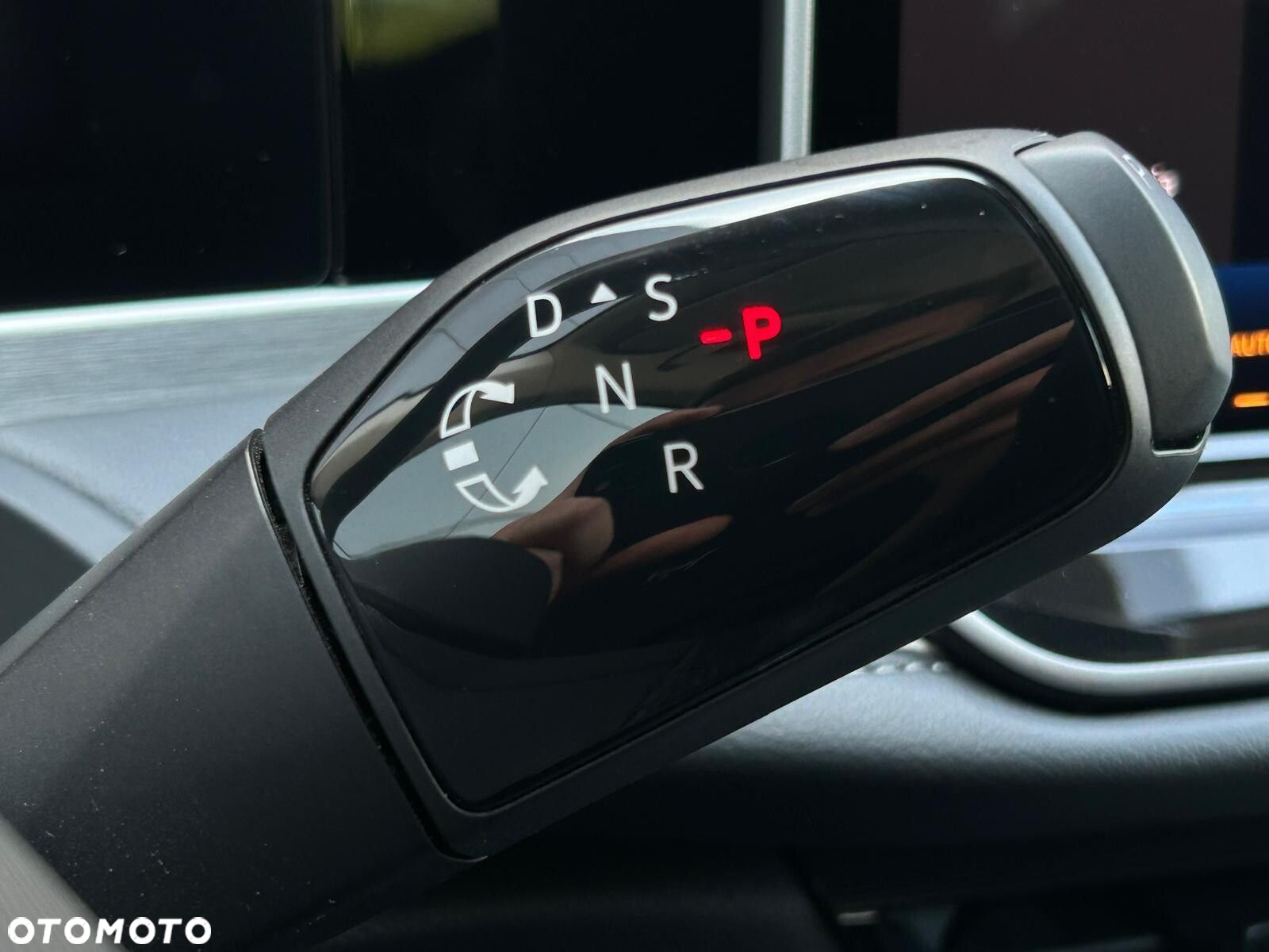 Volkswagen Passat 2.0 TDI SCR Elegance DSG - 22