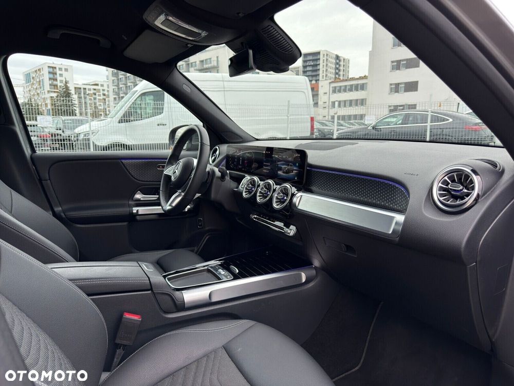 Mercedes-Benz GLB 200 Progressive 7G-DCT - 26
