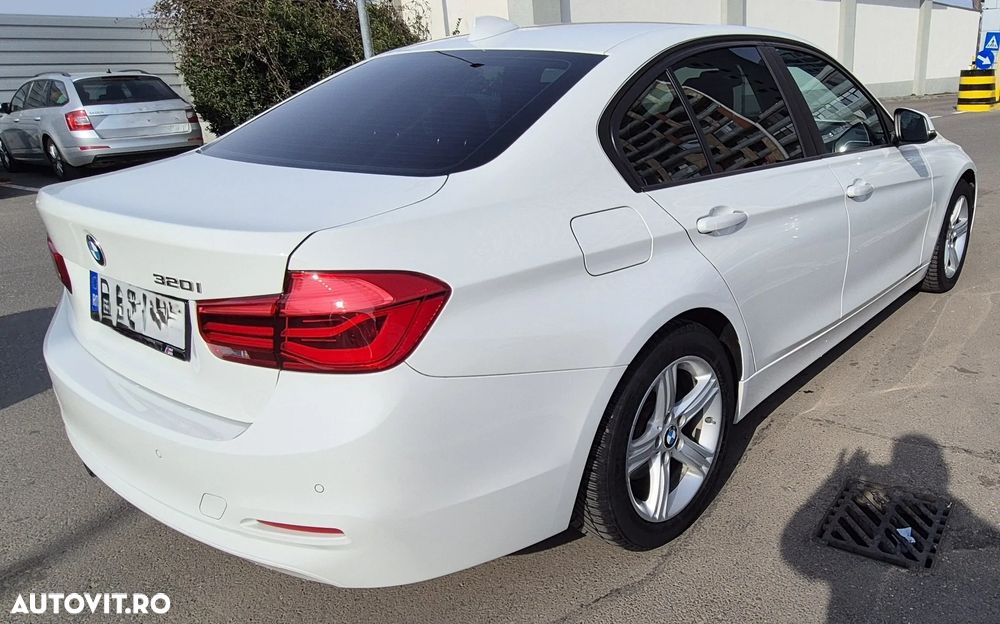 BMW Seria 3 320i Aut. Advantage - 4