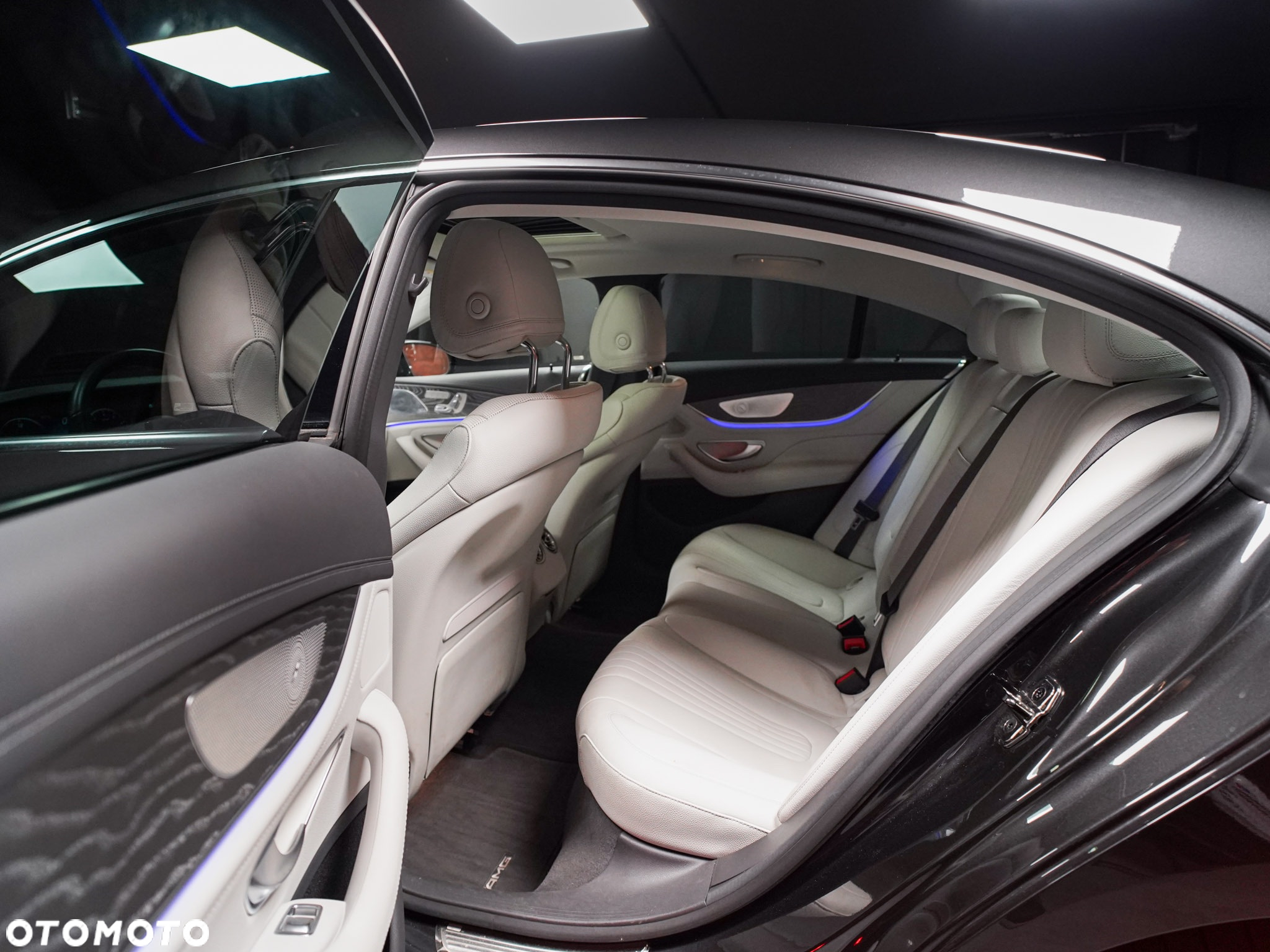 Mercedes-Benz CLS - 19