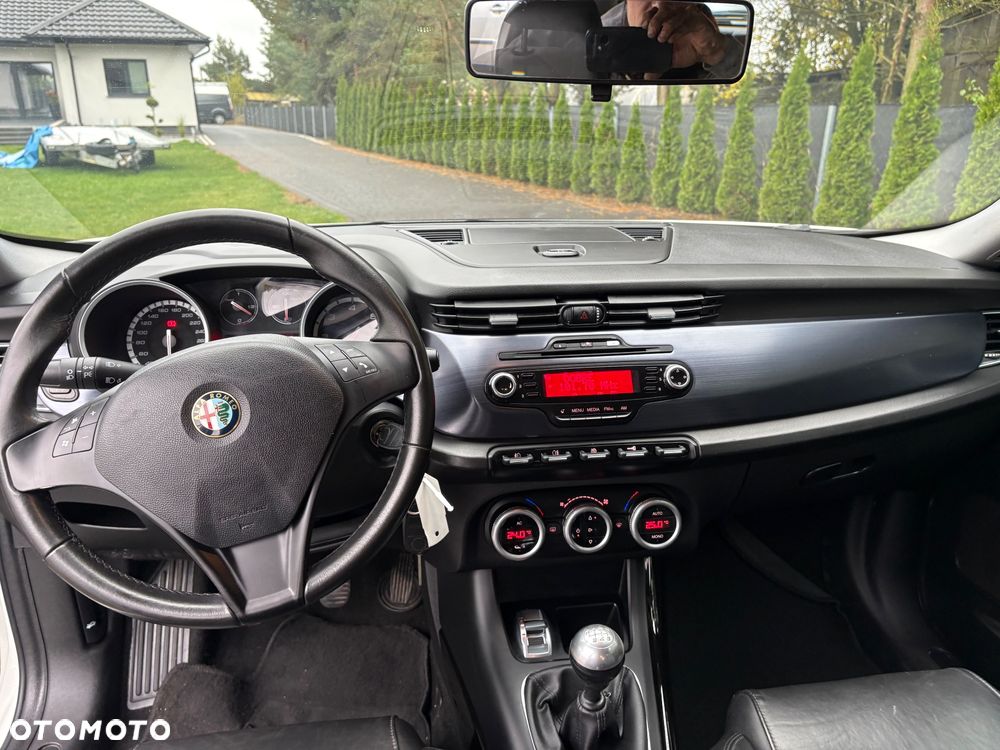 Alfa Romeo Giulietta 1.6 JTDM - 25