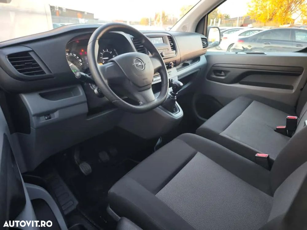 Opel Vivaro - 11