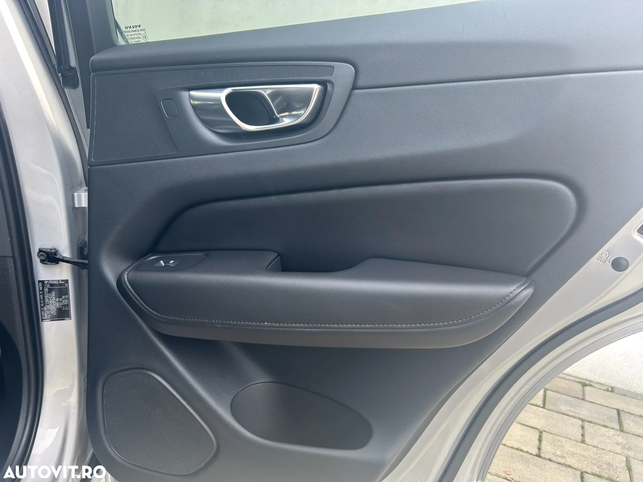 Volvo XC 60 B4 MHEV AT FWD Core - 13