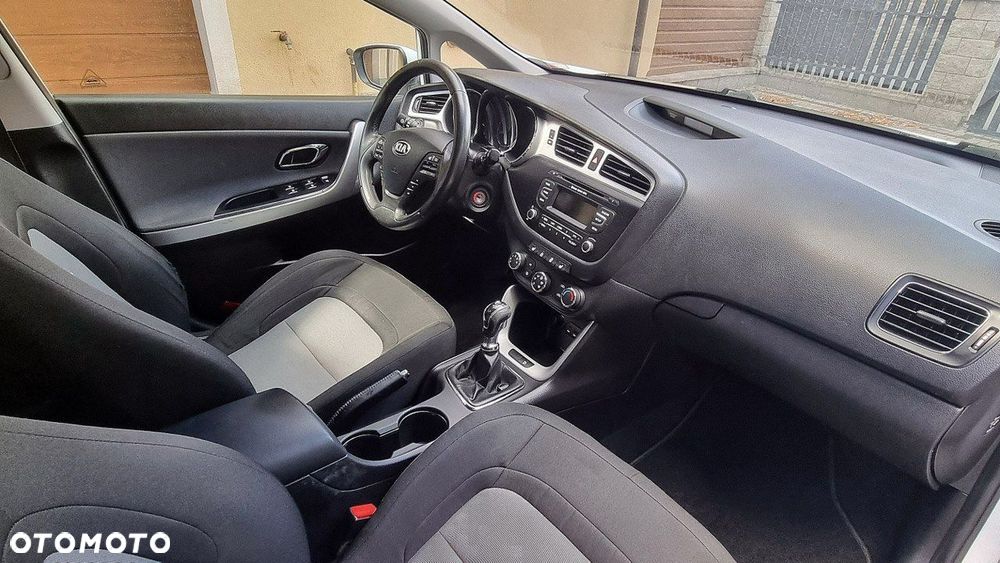 Kia Ceed - 13