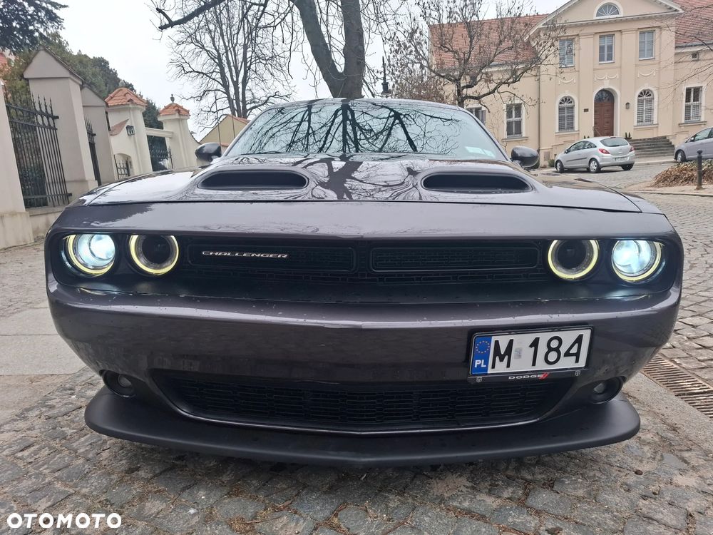 Dodge Challenger - 4