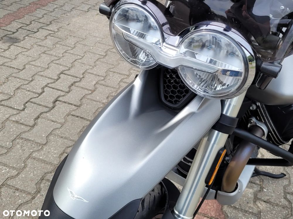 Moto Guzzi V85 - 26