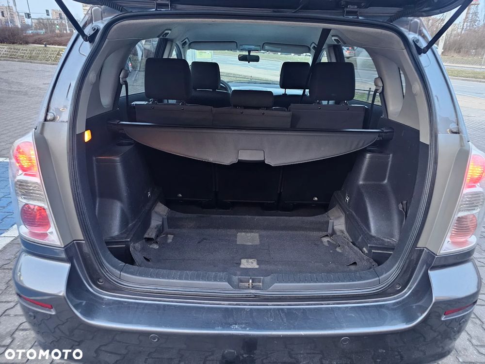 Toyota Corolla Verso 2.2 D-4D Premium - 6