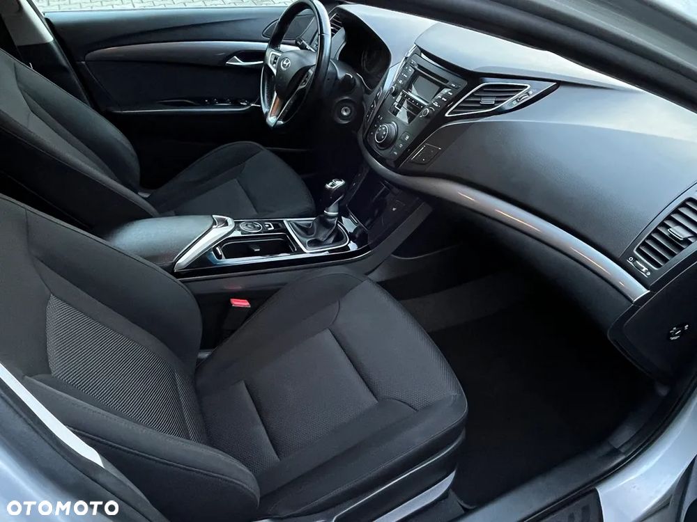 Hyundai i40 Kombi blue 1.7 CRDi Style - 18