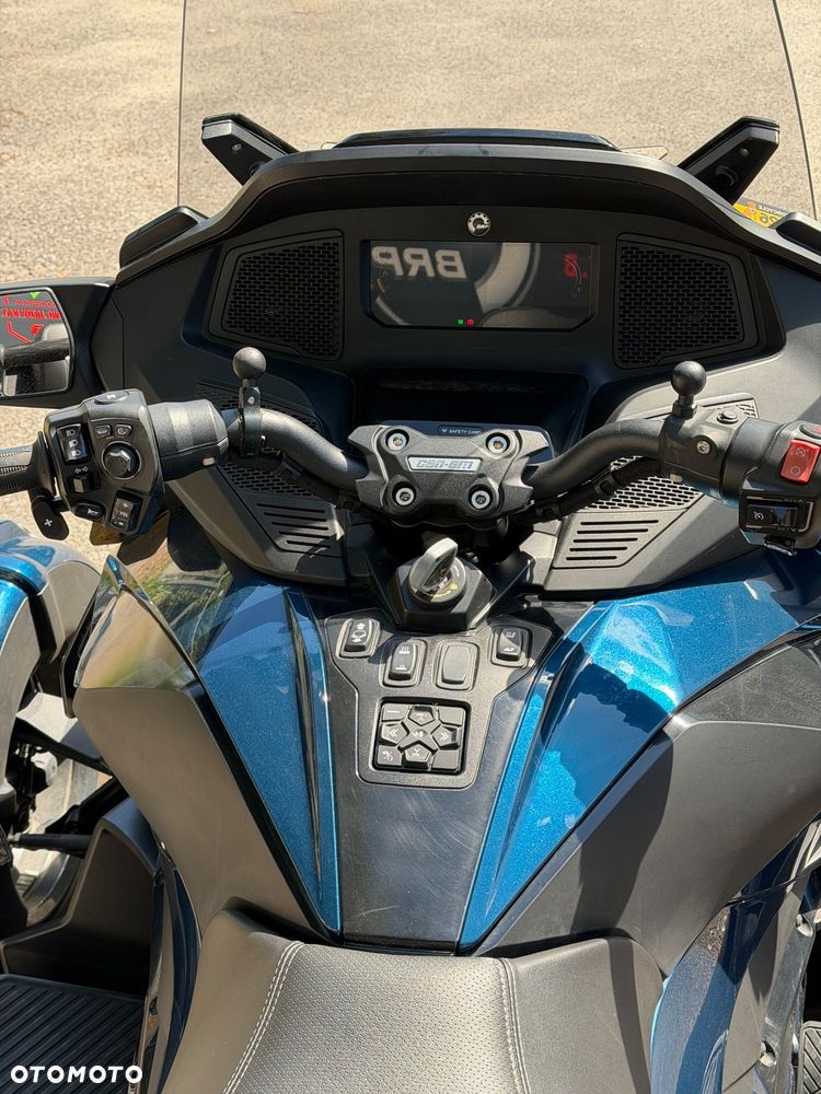 Can-Am Spyder - 8