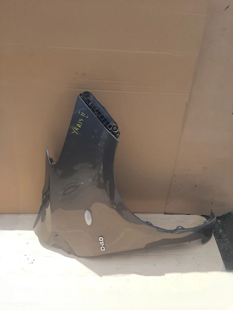 Błotnik TOYOTA YARIS II  D4D  prawy lub lewy - 1