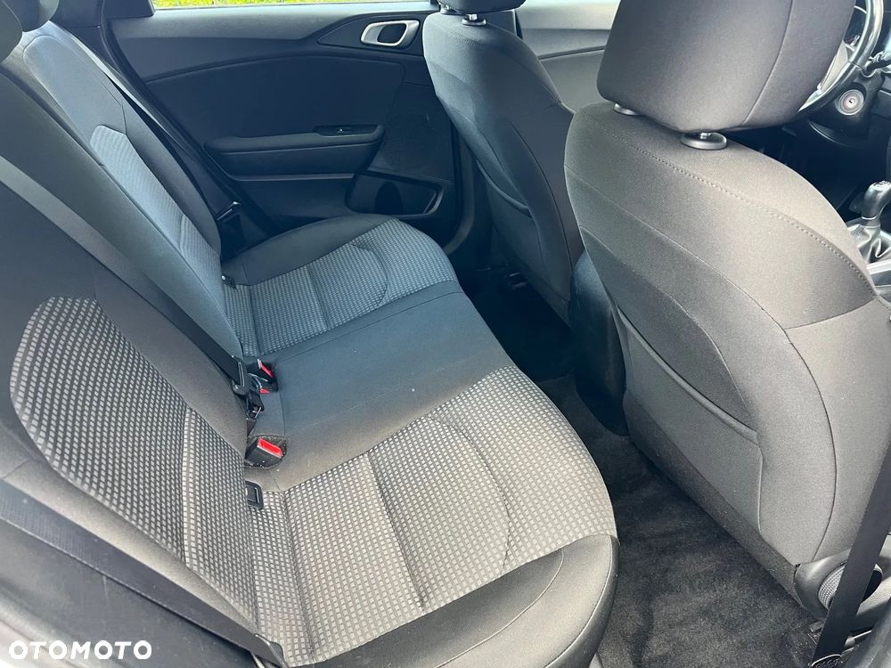 Kia Ceed 1.5 T-GDI Business Line - 14