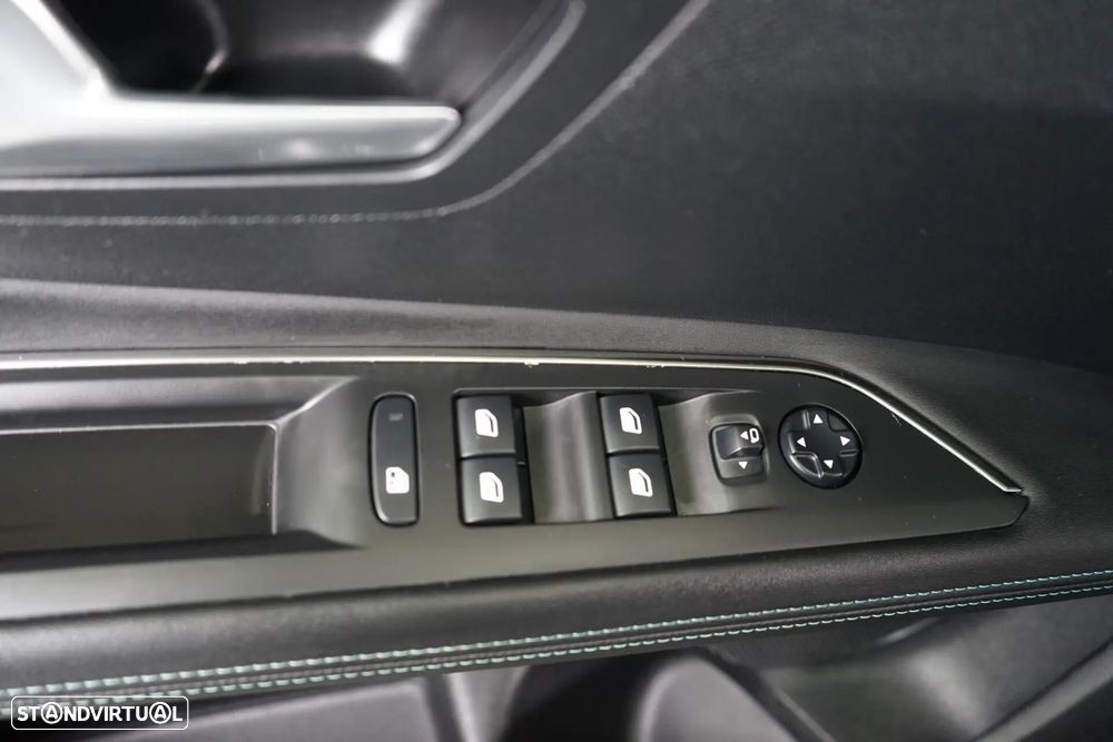 Peugeot 3008 1.2 PureTech Allure - 19