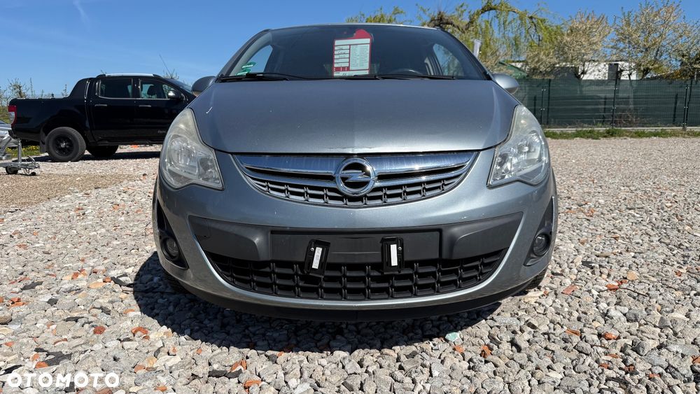 Opel Corsa 1.4 16V 150 Jahre - 17